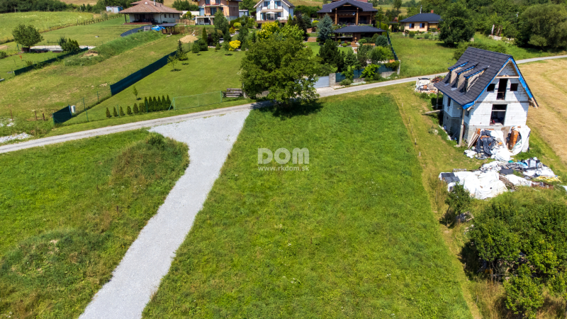 rkDOM | Predaj pozemku so stavebným povolením na rodinný dom v Brezanoch, blízko Žiliny